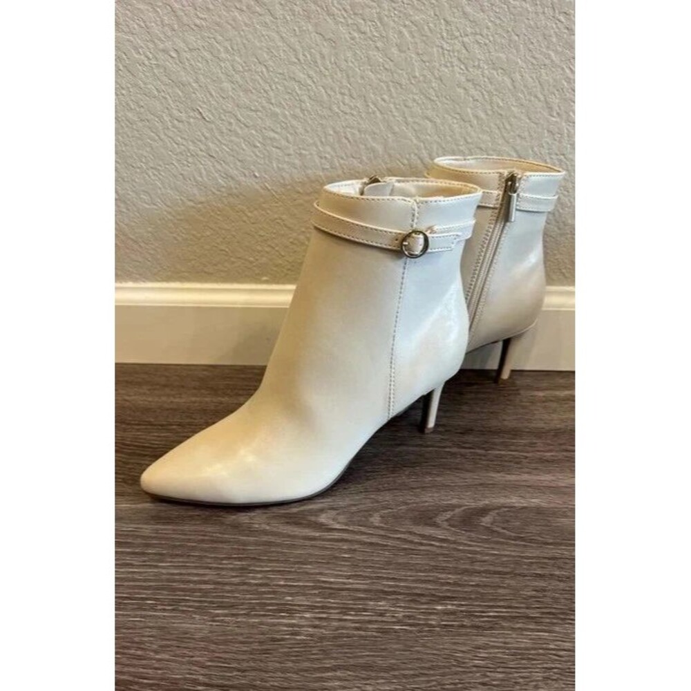 Bandolino Galayn Women's Ankle Bootie Cream Size 8